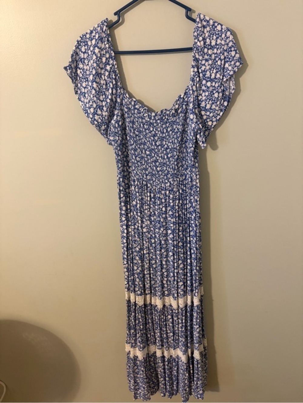 In loom neuflora Women’s Blue Floral Maxi Dress with Lace Trim large